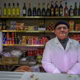 �Il minimarket fu aperto proprio dai miei, nel lontano 1957 � ricorda Mazzacane �: un�attivit� a conduzione familiare in cui lavorammo da subito anche io e i miei due fratelli. Nel 1970 infine, con i miei andati in pensione, decisi di prendere in mano le redini del negozio. E sono ancora qui�